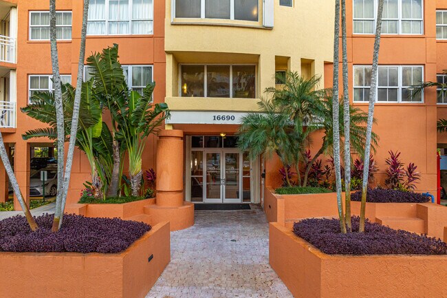 Vacation Village Sandpiper 1 in Weston, FL - Foto de edificio - Building Photo