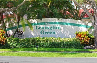 23 Lexington Ln E in Palm Beach Gardens, FL - Building Photo - Building Photo