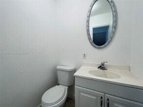 825 NW 46th Ave in Plantation, FL - Building Photo - Building Photo