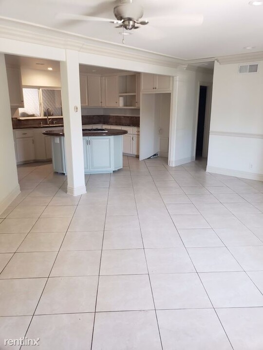 3567 Hearst Dr in Simi Valley, CA - Building Photo