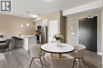 1840 Cabana Road E in Windsor, ON - Building Photo - Building Photo