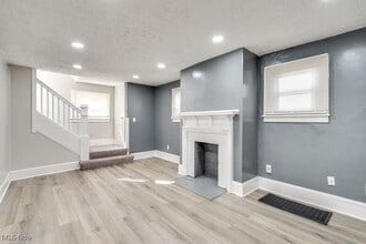 920 Bloomfield Ave in Akron, OH - Building Photo - Building Photo