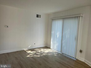 25 S Church Rd in Maple Shade, NJ - Building Photo - Building Photo