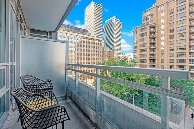 79 Dunfield Ave in Toronto, ON - Building Photo - Building Photo