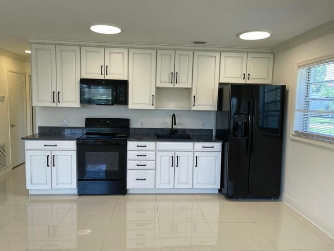 1225 NW 21st St in Stuart, FL - Building Photo - Building Photo