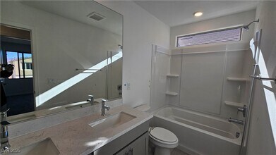 10242 Altavia Rock St in Las Vegas, NV - Building Photo - Building Photo