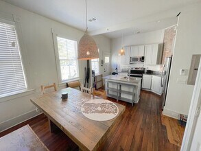 606 E Henry St in Savannah, GA - Building Photo - Building Photo