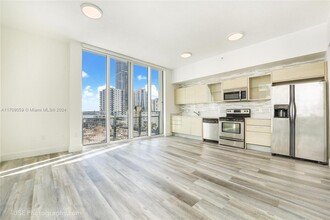 350 NE 24th St, Unit 507 in Miami, FL - Building Photo - Building Photo