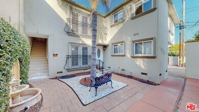 432 S Doheny Dr in Beverly Hills, CA - Building Photo - Building Photo