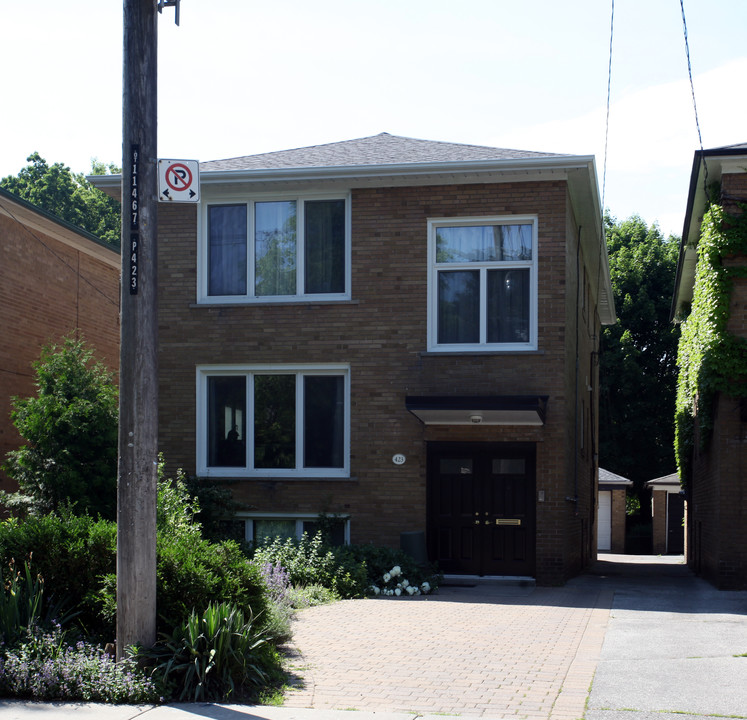 421-427 Balliol St in Toronto, ON - Building Photo