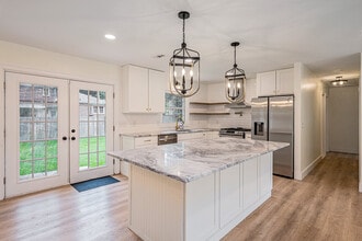 1816 Gippy Ln in Charleston, SC - Foto de edificio - Building Photo