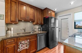 801 N Ocean Blvd, Unit 604 in Pompano Beach, FL - Building Photo - Building Photo