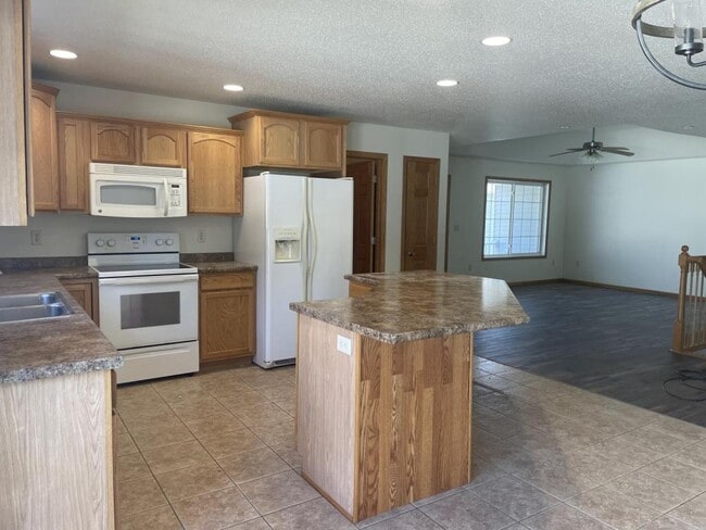 property at 1908 Crooked Ave