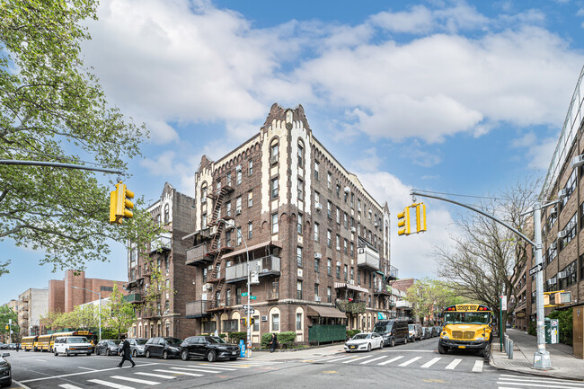 4600 14th Ave in Brooklyn, NY - Foto de edificio - Building Photo