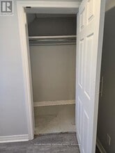 223 Fairview Ave in Toronto, ON - Building Photo - Building Photo