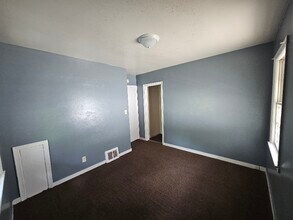 1830 S Kneer Ave in Peoria, IL - Building Photo - Building Photo