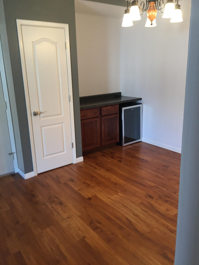 4125 31st St, Unit 3B in Bettendorf, IA - Building Photo - Building Photo
