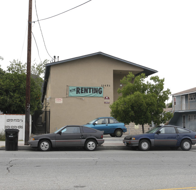 11451 Oxnard St in North Hollywood, CA - Building Photo - Building Photo