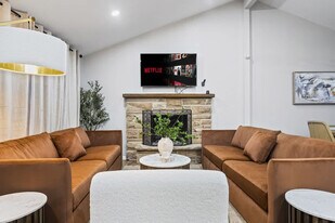 1410 N Lama Ln in Mount Prospect, IL - Building Photo