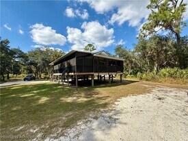 2092 SW Nassau in Arcadia, FL - Building Photo