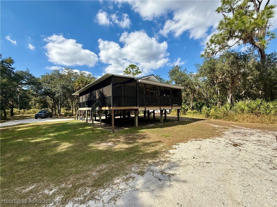 2092 SW Nassau in Arcadia, FL - Building Photo