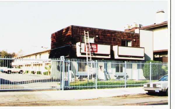 8919 Willis Ave in Panorama City, CA - Building Photo - Building Photo