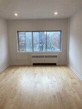 5497A Victoria Ave in Montréal, QC - Building Photo - Building Photo