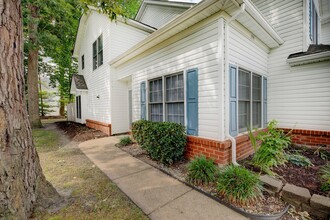 159 Rustling Oak Ridge in Yorktown, VA - Foto de edificio - Building Photo