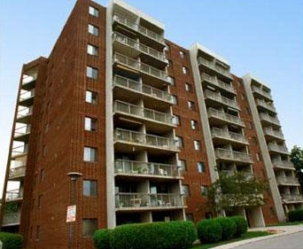 Marine Court in Windsor, ON - Building Photo