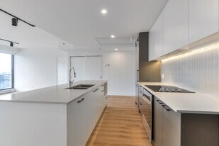 Griffin Square Condo Rentals Griffintown in Montréal, QC - Building Photo