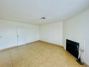 2017 Winwood St-Unit -Winwood 2 in Las Vegas, NV - Building Photo - Building Photo