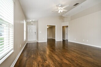 15215 Searobbin Dr in Lakewood Ranch, FL - Building Photo - Building Photo