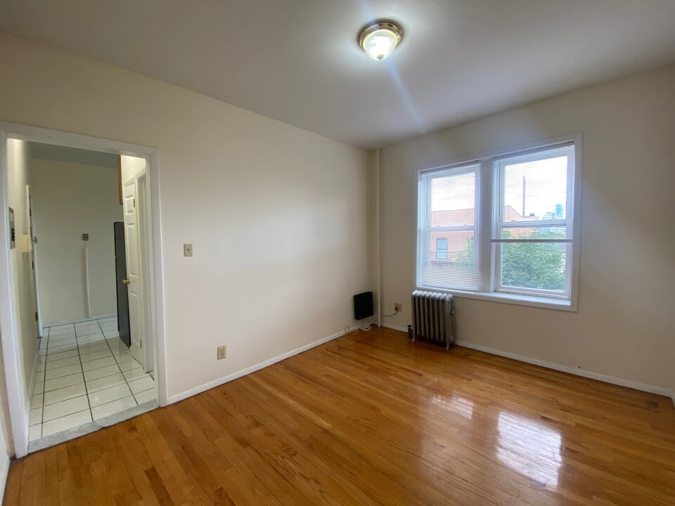 45-47 Newkirk St in Jersey City, NJ - Building Photo