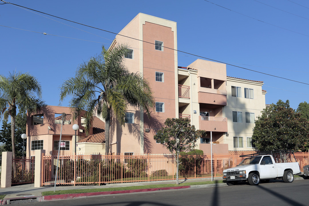 Richard N Hogan Manor in Los Angeles, CA - Building Photo