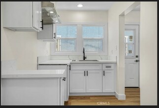 200 N Willow Ave in Compton, CA - Building Photo - Building Photo