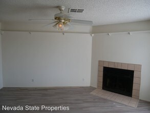 2021 Winwood St in Las Vegas, NV - Building Photo - Building Photo