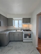 153-16 110th Rd in Queens, NY - Building Photo - Building Photo