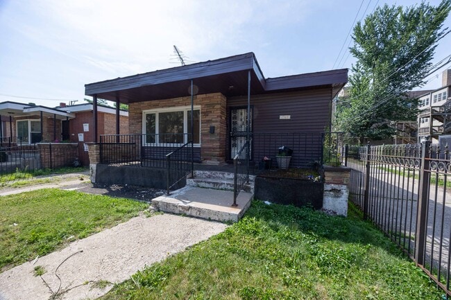 property at 1749 E 71st Pl