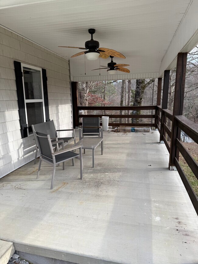 1109 5th Street Rd in Corbin, KY - Foto de edificio - Building Photo