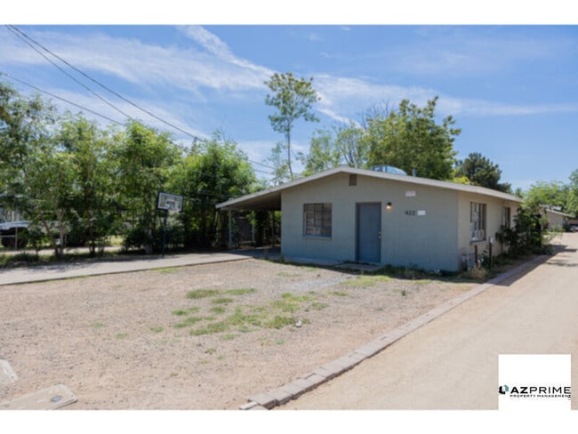 property at 422 S Wilbur