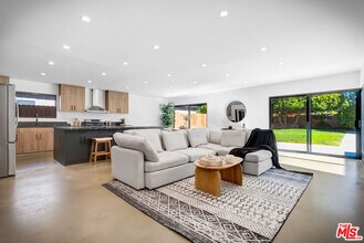 6236 Sale Ave in Los Angeles, CA - Building Photo - Building Photo