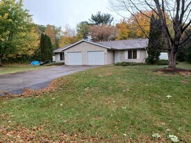 11840 26th Ave in Lake Hallie, WI - Building Photo