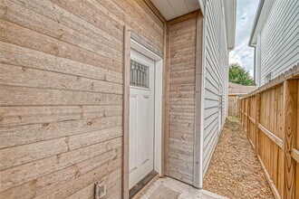 503 E 40th 1/2 St in Houston, TX - Building Photo - Building Photo