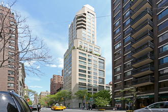 1055 Madison Ave in New York, NY - Building Photo - Building Photo