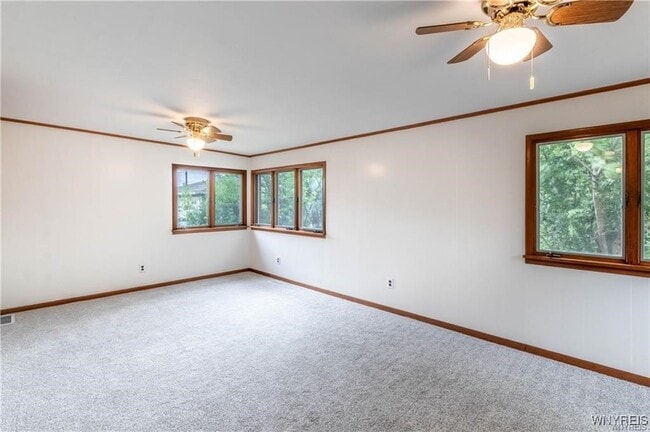 130 Alberta Dr in Buffalo, NY - Foto de edificio - Building Photo