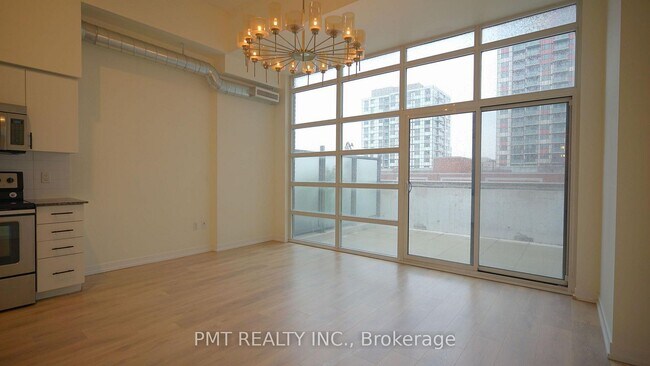 1410-1410 Dupont St in Toronto, ON - Building Photo - Building Photo