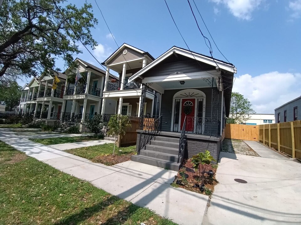 2613 Banks St in New Orleans, LA - Foto de edificio