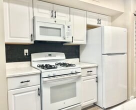 136 Storm Dr, Unit 136 storm drive in Holtsville, NY - Building Photo - Building Photo
