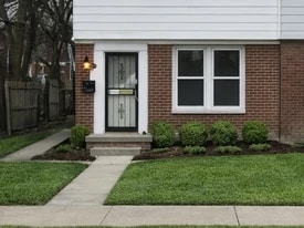 18451 Kelly Rd in Detroit, MI - Building Photo