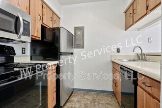 4101 Hessmer Ave in Metairie, LA - Building Photo - Building Photo